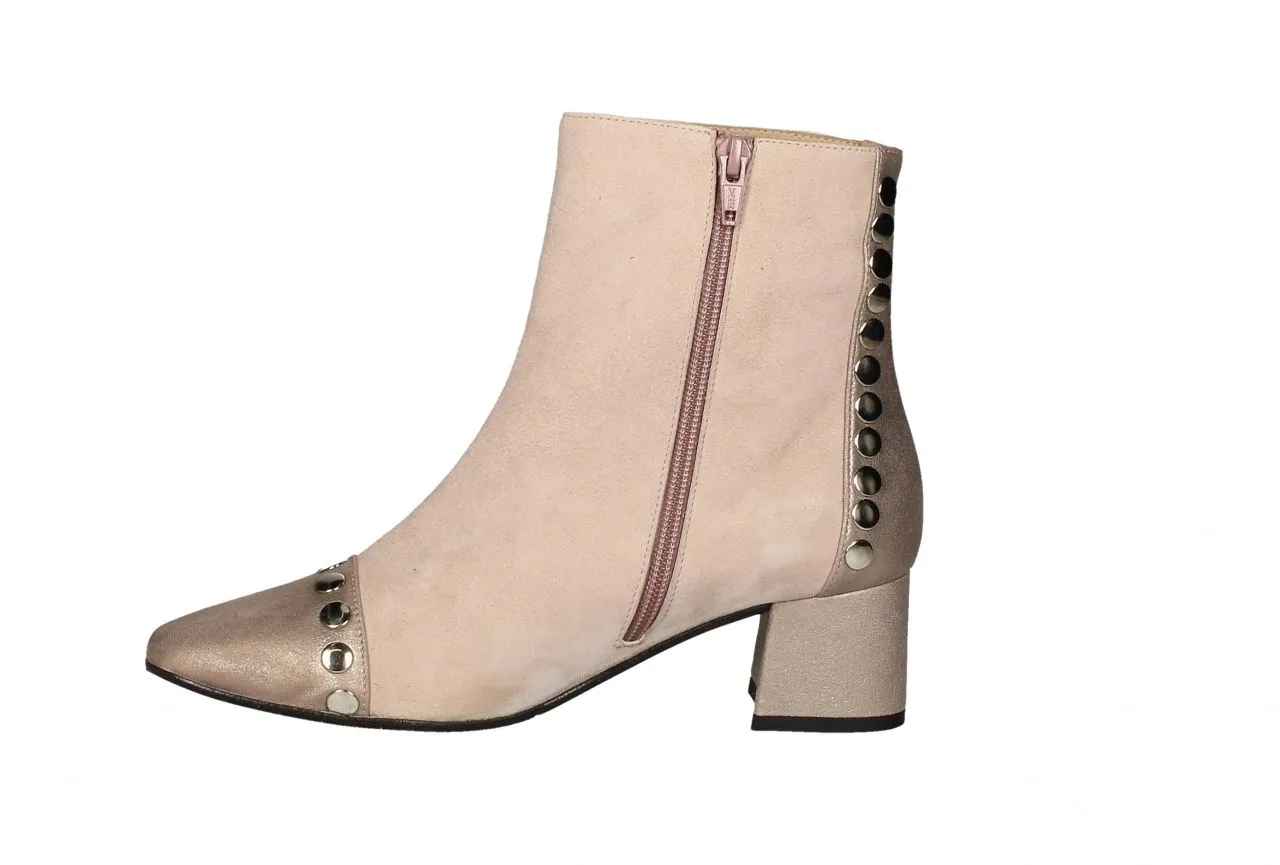 Botin Cremallera Nobuck Nude Punta/talon Tachas