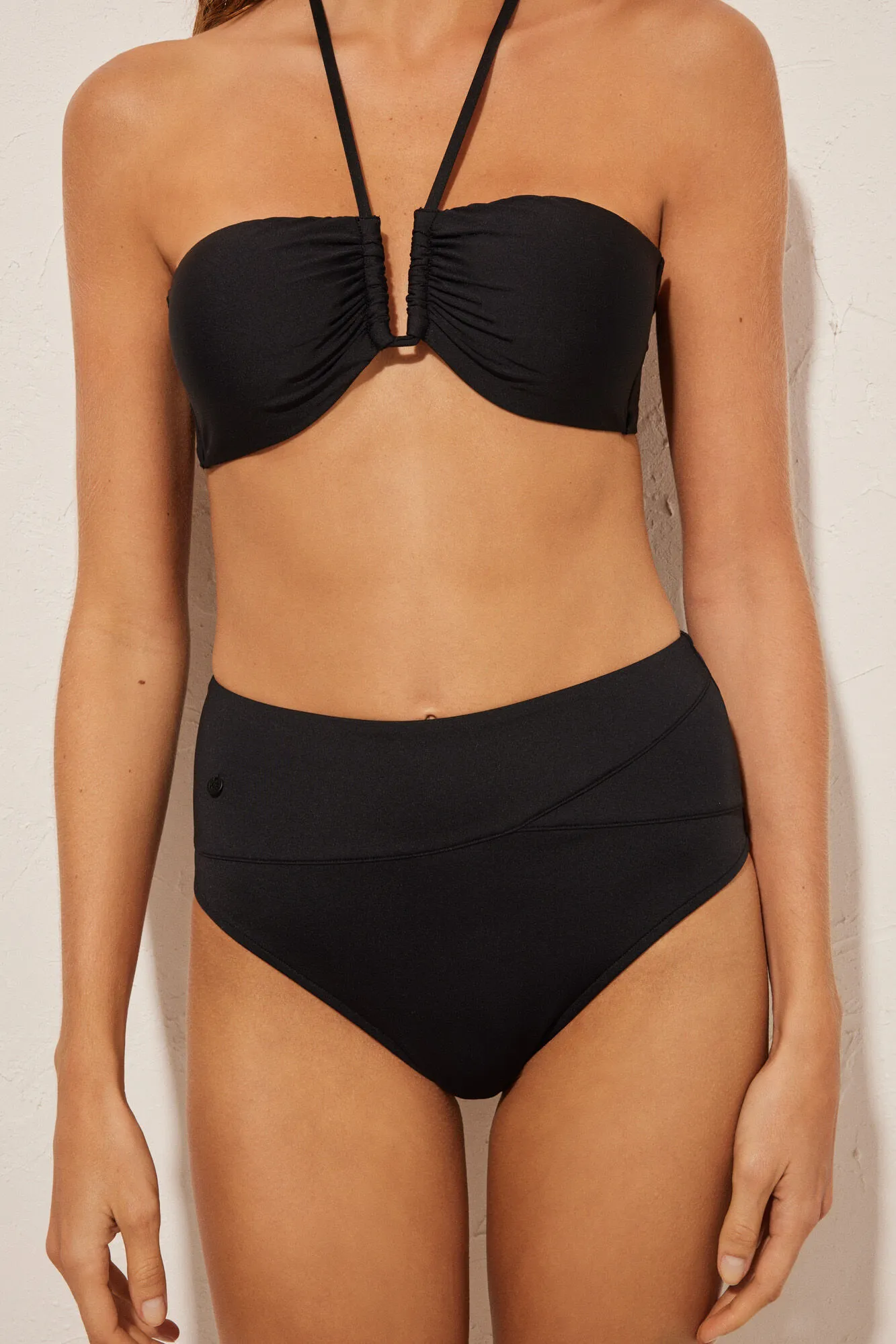 Braga bikini alta cruzada negro