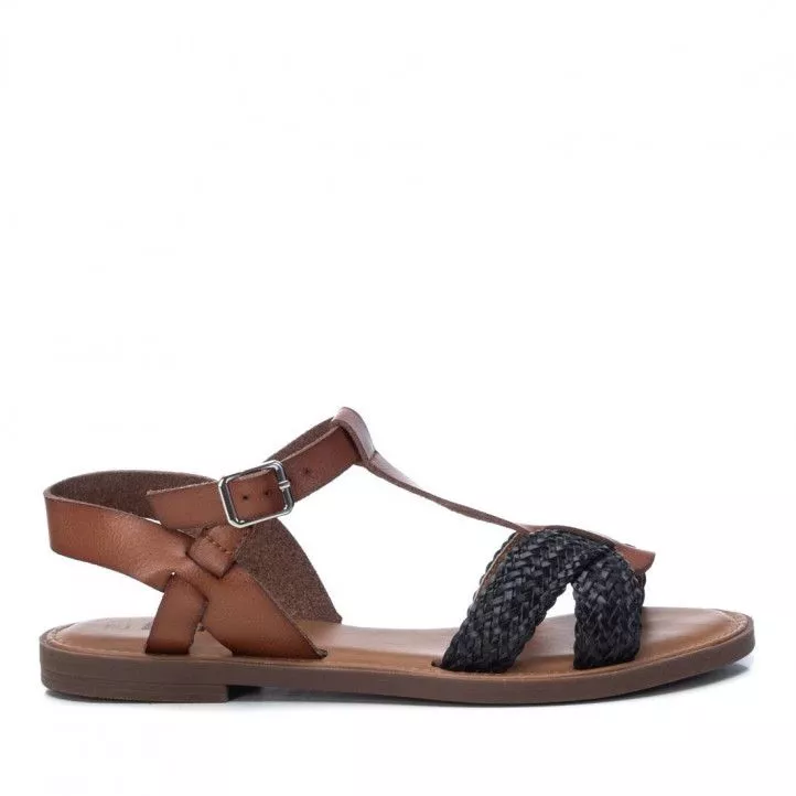 Sandalias planas Refresh con doble tira negra trenzada